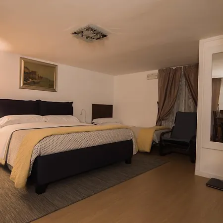 Apartment La Residenza Chiaia Short Let Superior Via Chiaia 82 Naples