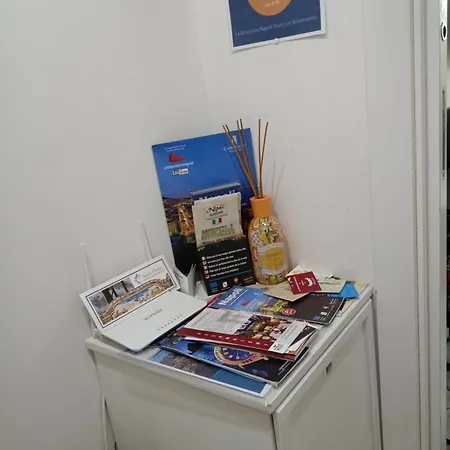 Apartmán La Residenza Chiaia Short Let Superior Via Chiaia 82