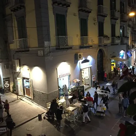 Apartmán La Residenza Chiaia Short Let Superior Via Chiaia 82 *
